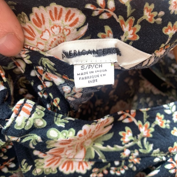 American Eagle black floral long sleeve crop blouse open circle back w tie szS - Picture 7 of 10